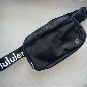NWT Lululemon Everywhere Belt Bag Black White Logo Strap Crossbody